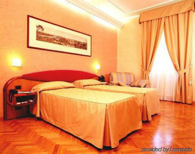 Hotel Fori Imperiali Róma Kültér fotó